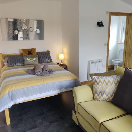 Bumble Bee Cabin Bootle  Esterno foto