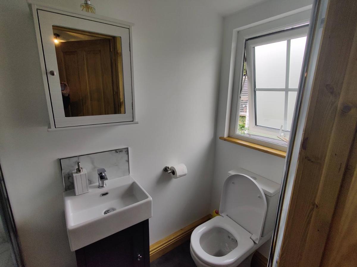 Bumble Bee Cabin Bootle  Esterno foto