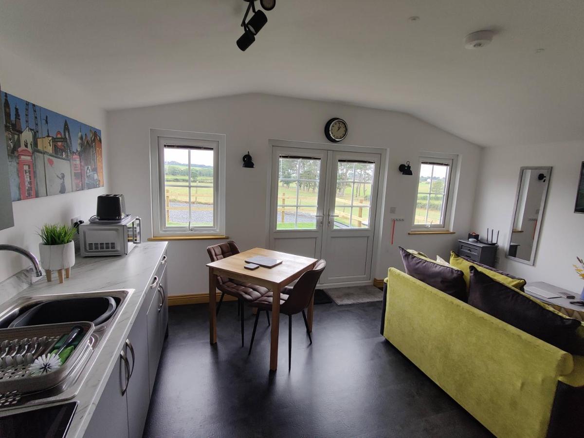 Bumble Bee Cabin Bootle  Esterno foto